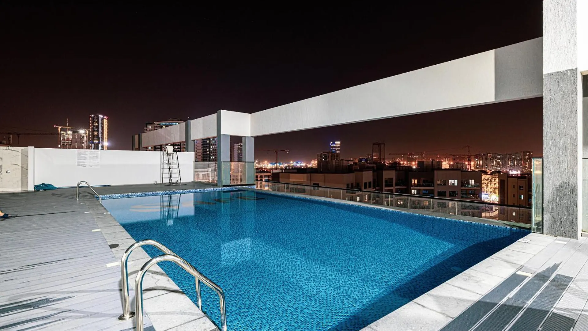 New Serene 1Br With Pool & Sauna Dubai Apartment